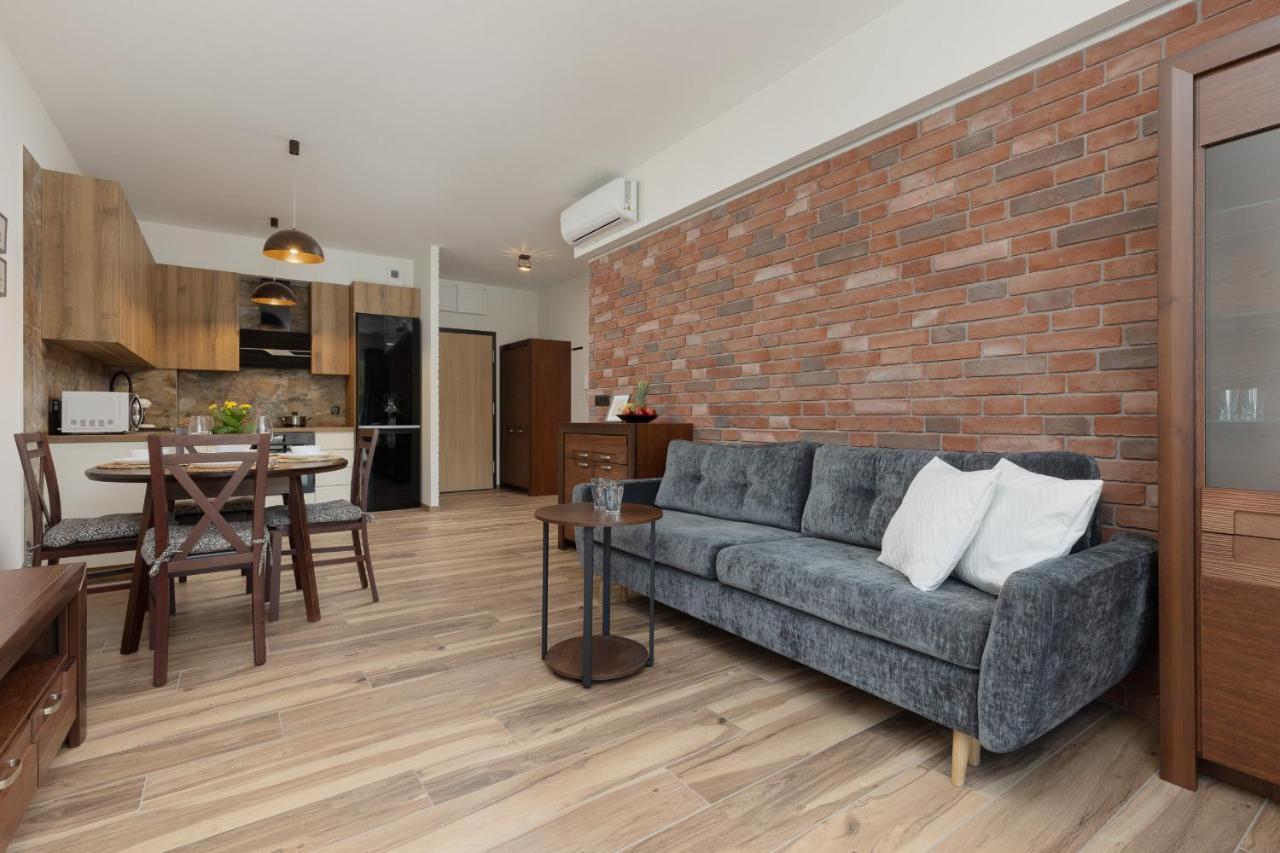 Apartment With Balcony & Parking Near Manufaktura Lodz By Renters Prestige Exterior photo