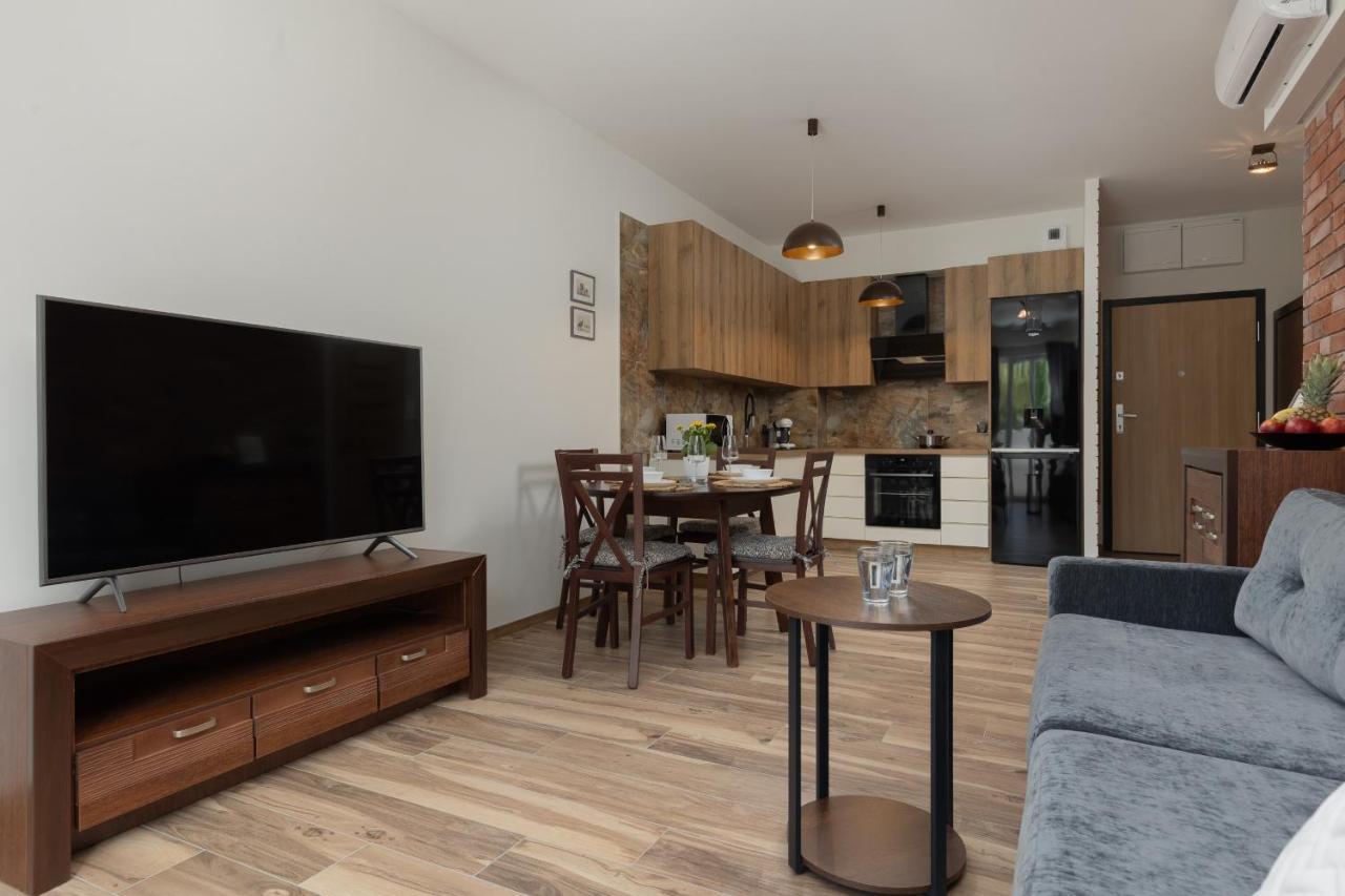 Apartment With Balcony & Parking Near Manufaktura Lodz By Renters Prestige Exterior photo